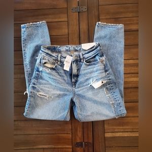 American eagle high rise mom Jean, size 2 distressed